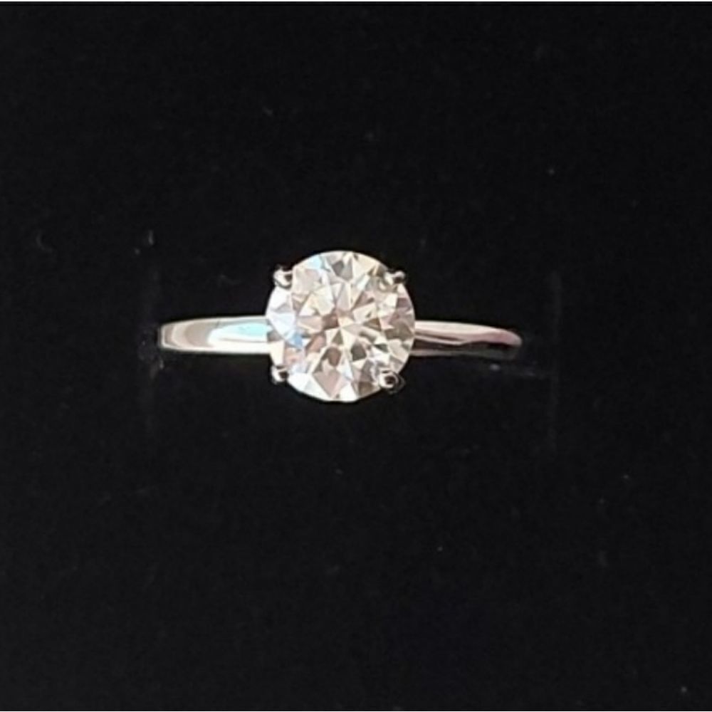 1 Carat Moissanite Engagement Ring - Picture 4 of 15